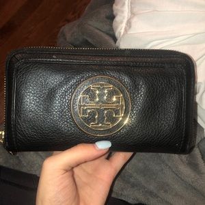 TORY BURCH BLACK LEATHER WALLET